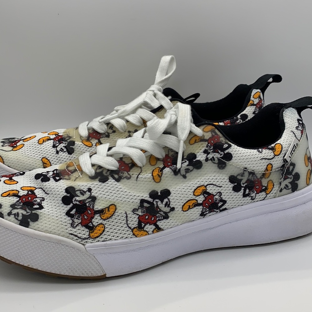 Disney Vans men’s size 8.5 UltraRange